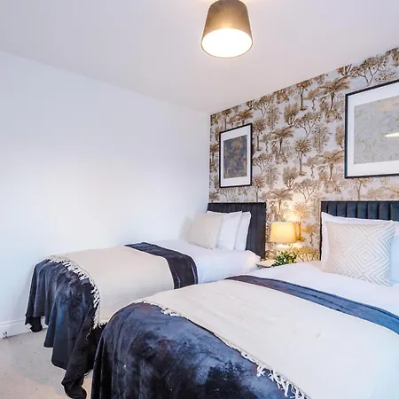 Central Leeds Gem - Parking - Sleeps 6 *