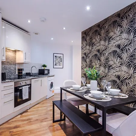 Central Leeds Gem - Parking - Sleeps 6 *