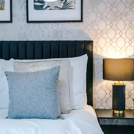 Apartment Central Leeds Gem - Parking - Sleeps 6 *