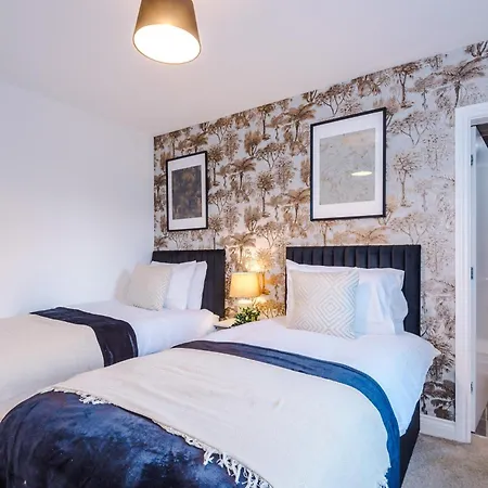 Apartment Central Leeds Gem - Parking - Sleeps 6