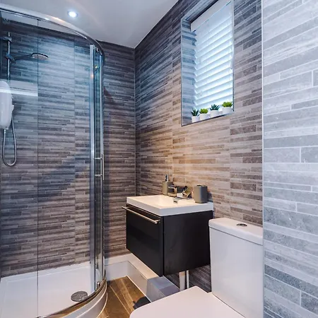 Central Leeds Gem - Parking - Sleeps 6
