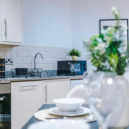 Central Leeds Gem - Parking - Sleeps 6