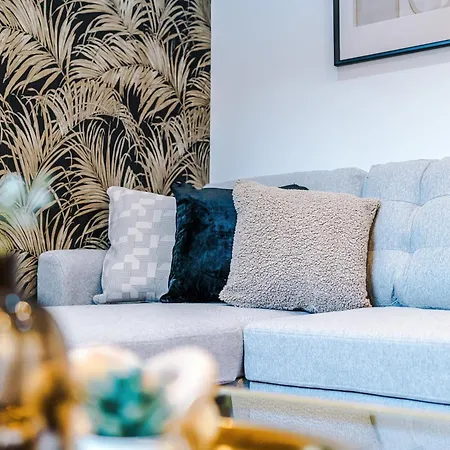 Apartment Central Leeds Gem - Parking - Sleeps 6 *