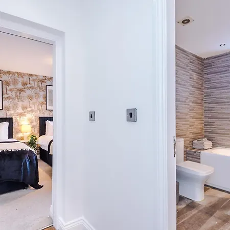 Central Leeds Gem - Parking - Sleeps 6 Apartment Leeds (West Yorkshire)