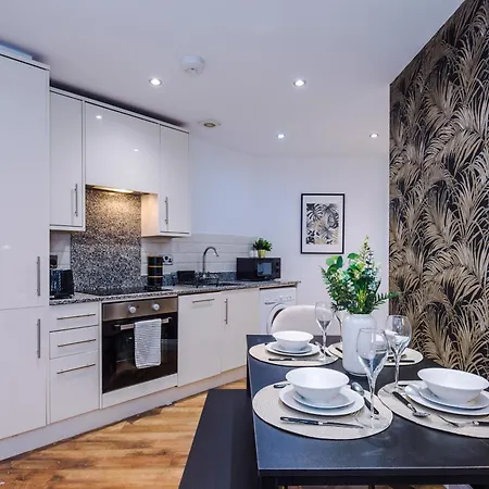 Apartment Central Leeds Gem - Parking - Sleeps 6 *