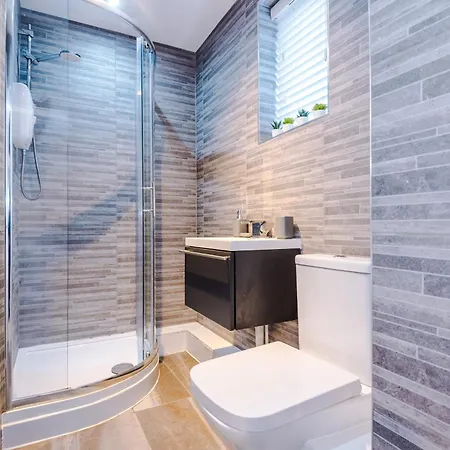 Central Leeds Gem - Parking - Sleeps 6 * Leeds (West Yorkshire)