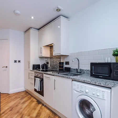 Apartment Central Leeds Gem - Parking - Sleeps 6