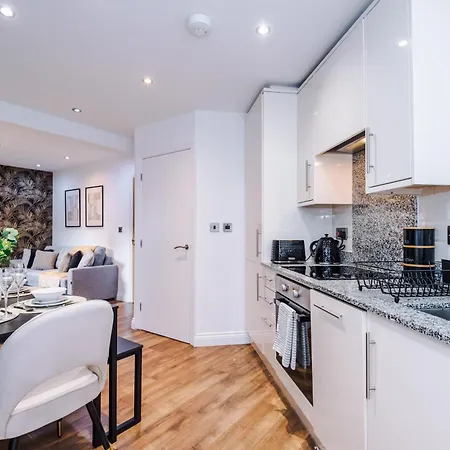 Central Leeds Gem - Parking - Sleeps 6 *