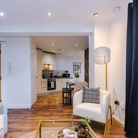 Central Leeds Gem - Parking - Sleeps 6 Leeds (West Yorkshire)
