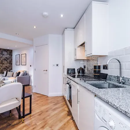 Central Leeds Gem - Parking - Sleeps 6