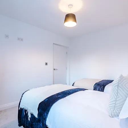 Central Leeds Gem - Parking - Sleeps 6 Leeds (West Yorkshire)