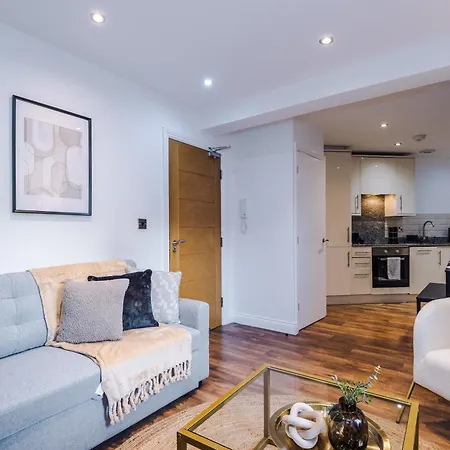 Apartment Central Leeds Gem - Parking - Sleeps 6 *