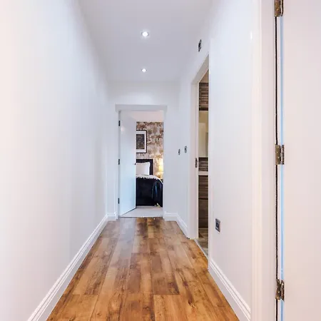 Central Leeds Gem - Parking - Sleeps 6 Leeds (West Yorkshire)