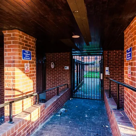 Central Leeds Gem - Parking - Sleeps 6 Apartment Leeds (West Yorkshire)