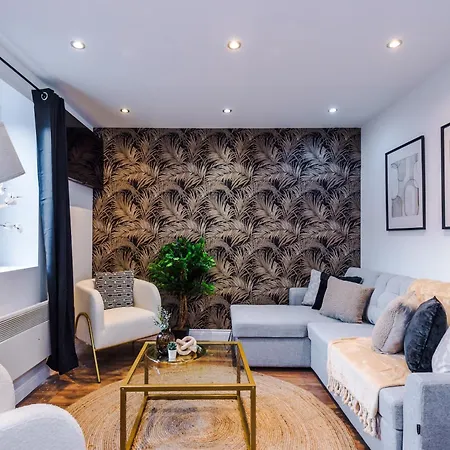 Central Leeds Gem - Parking - Sleeps 6 *